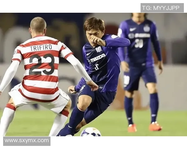 樱花队与鹿岛鹿角的激烈对决展现日本足球的魅力与竞争精神